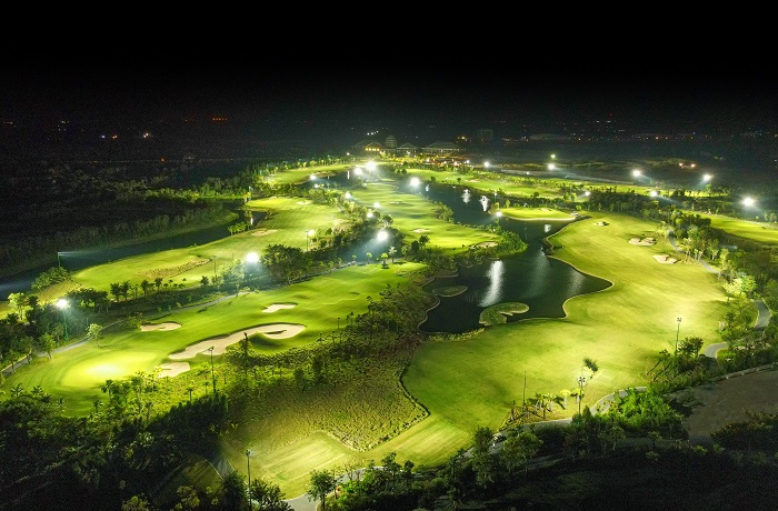  Đèn LED: "Người Hùng" Giúp Sân Golf Tiết Kiệm Tối Đa
