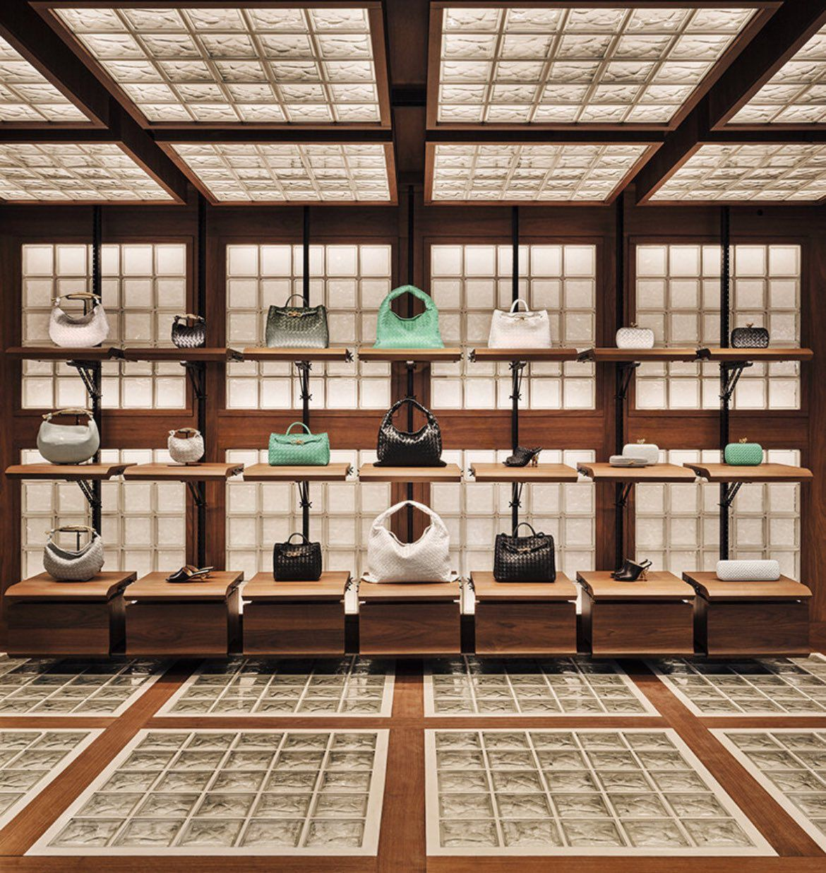 chiếu sáng showroom