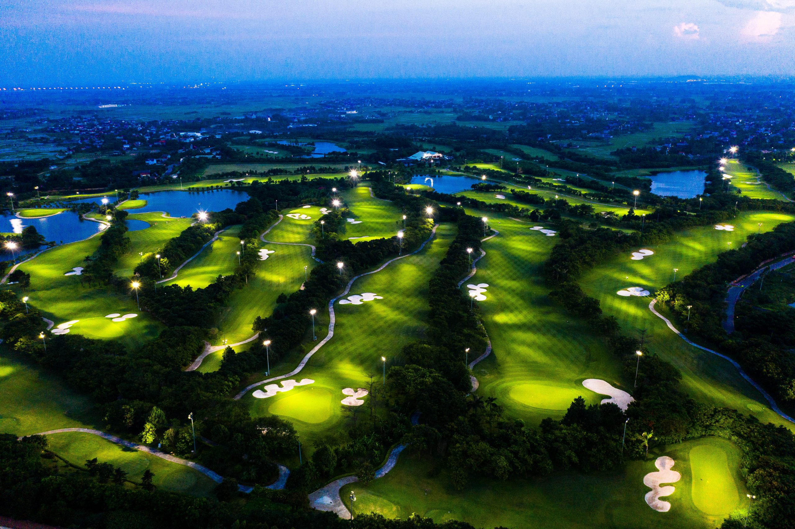 Thiết Kế Thông Minh: Bí Quyết Để Golfer Nào Cũng “Mê”