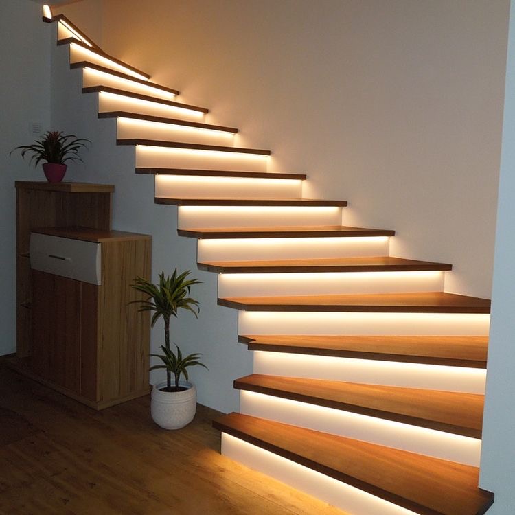 Các giải pháp chiếu sáng cầu thang với đèn LED trang trí
