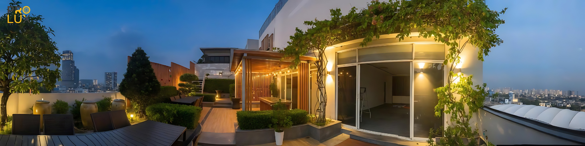 Một tòa nhà rực rỡ và chuyên nghiệp vào ban đêm chính là lời khẳng định mạnh mẽ về tầm vóc của EXIMBANK.